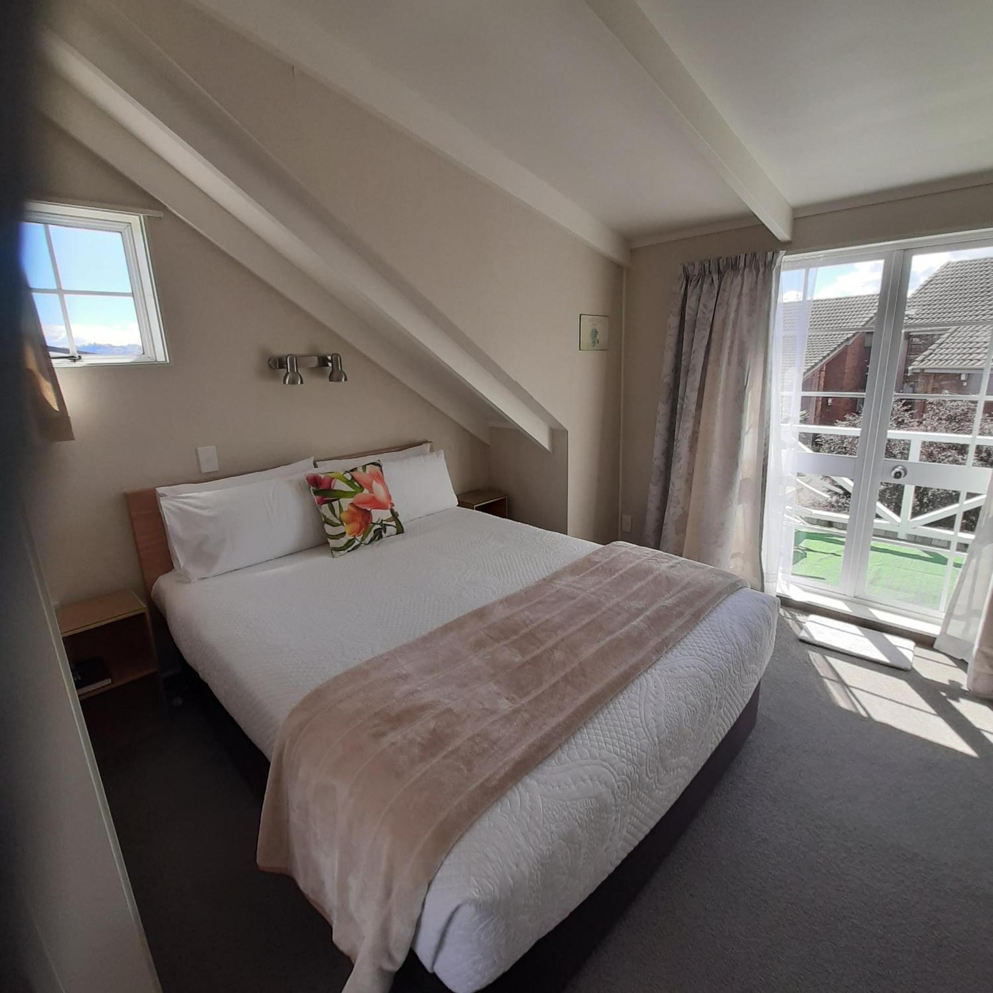 Cottage Mews Motel Taupo Exterior photo