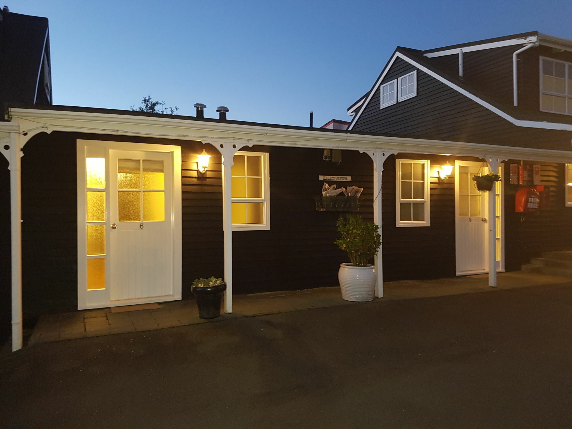 Cottage Mews Motel Taupo Exterior photo