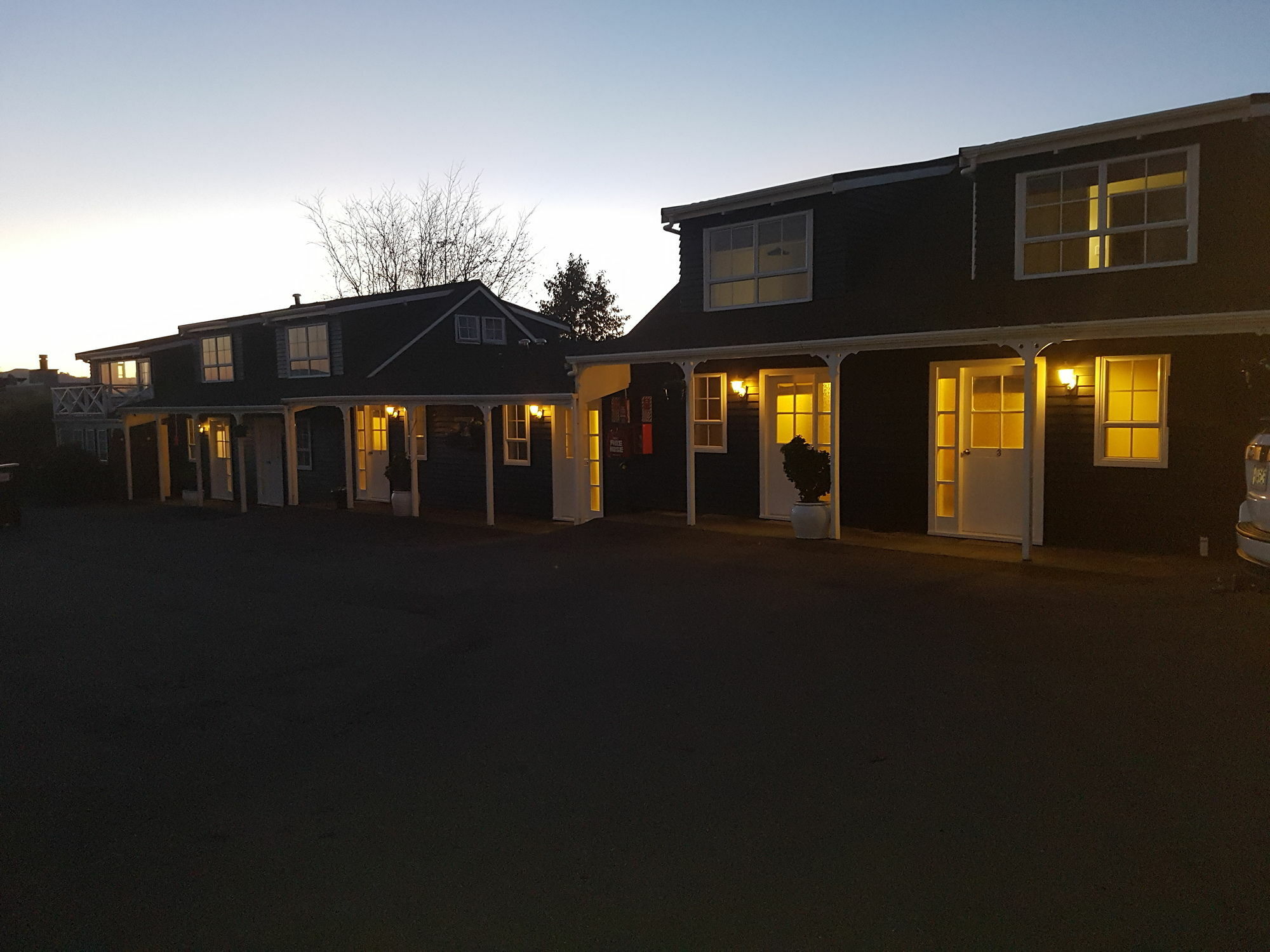 Cottage Mews Motel Taupo Exterior photo